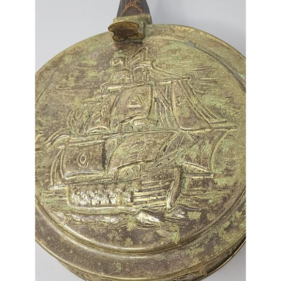 Vintage Brass & Wood Ship Design Silent Butler/Bed Warming Pan With Handle - Picture 2 of 15